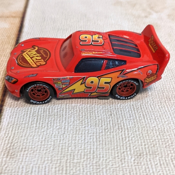 Disney Toys Disneys Cars Lightning Mcqueen Eyes Move Diecast Poshmark disney-toys-disneys-cars-lightning-mcqueen-eyes-move-diecast-poshmark